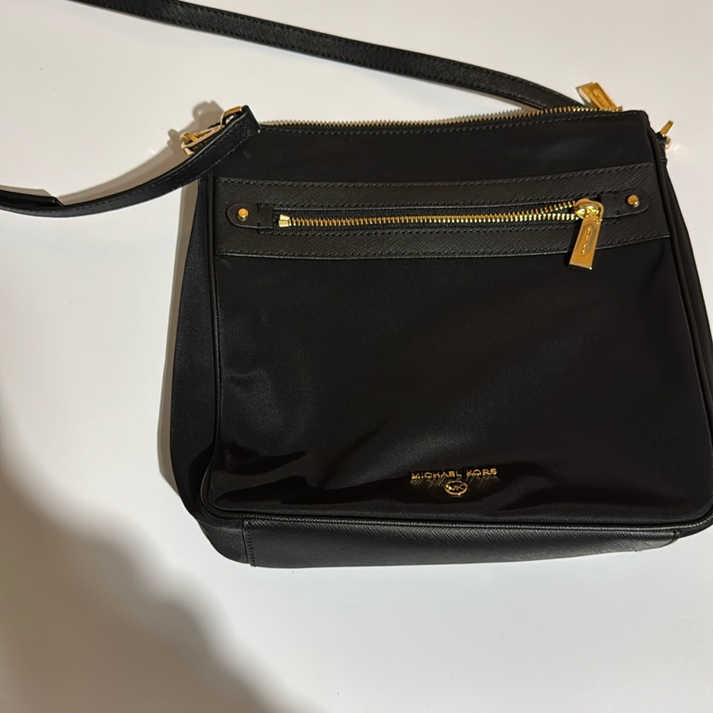Michael Kors cross body purse